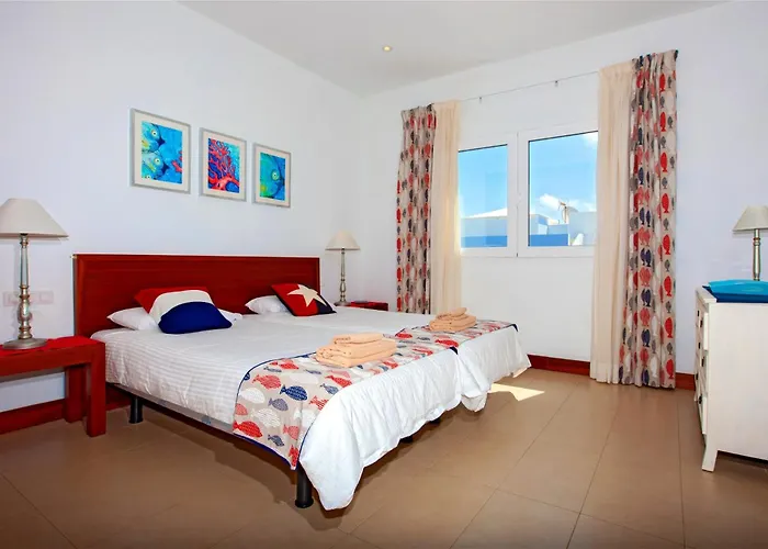 Captains Retreat Villa *